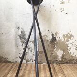 Support sculpture or tripod plants