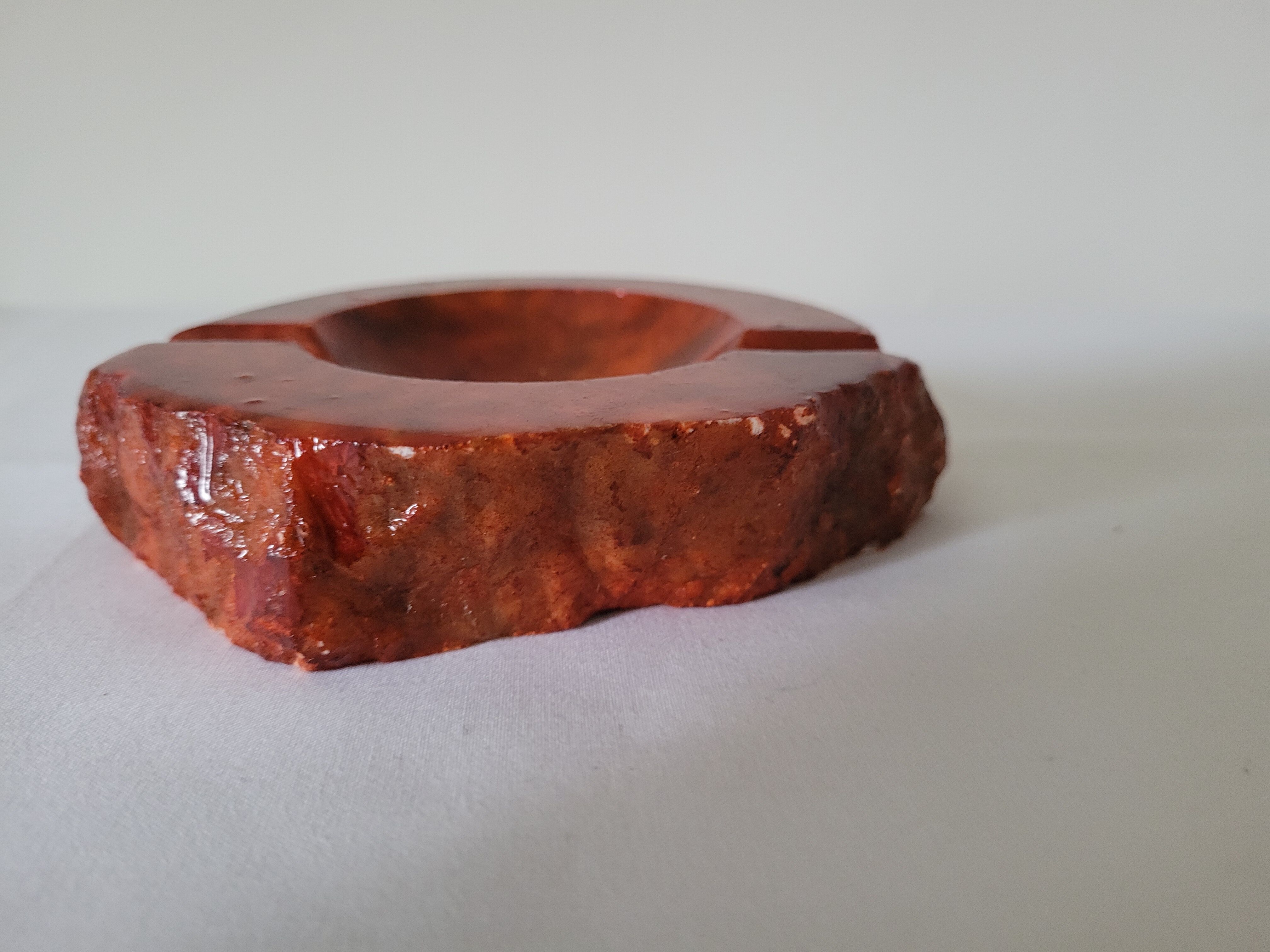 Red onyx ashtray
