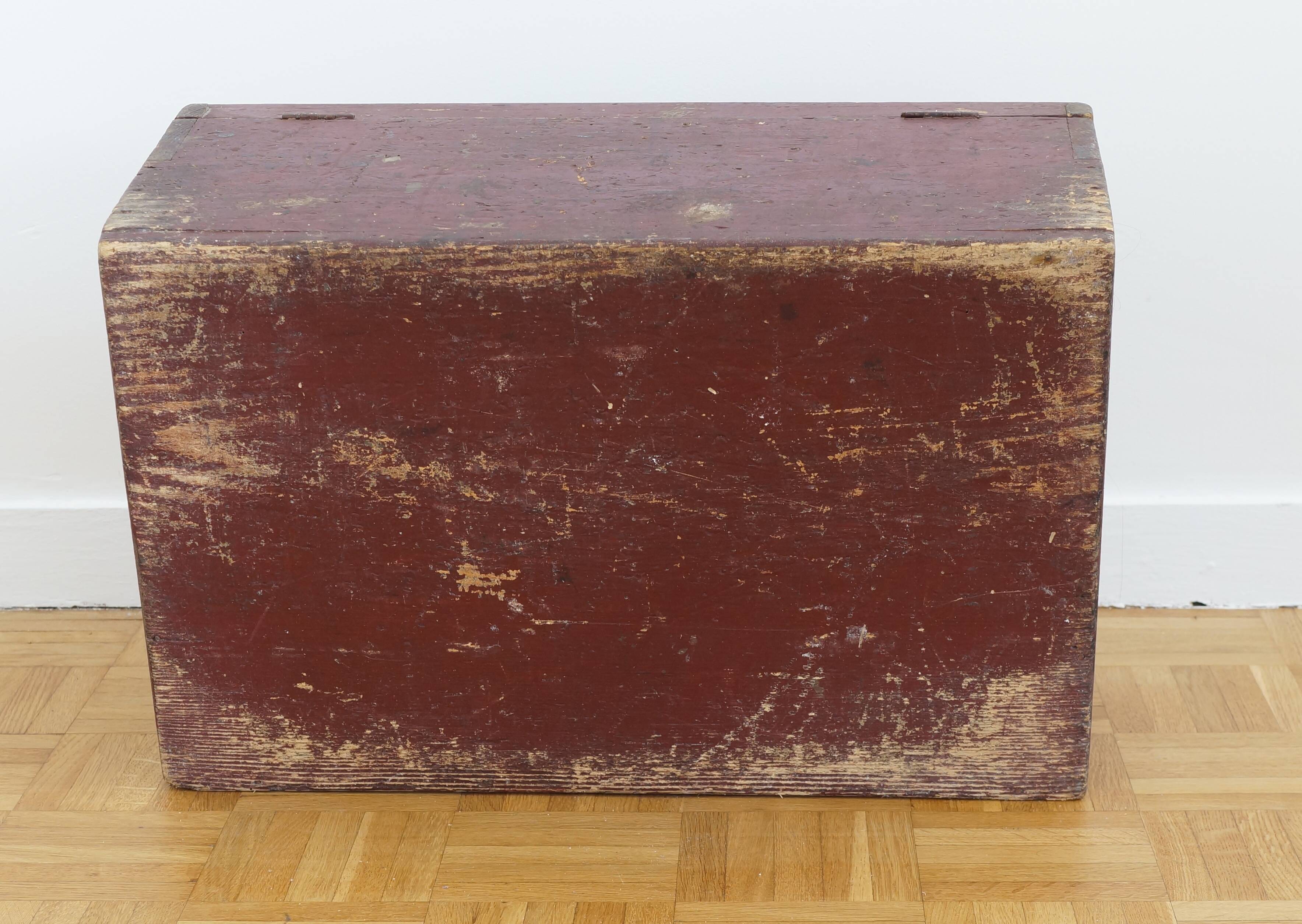 Former military service trunk