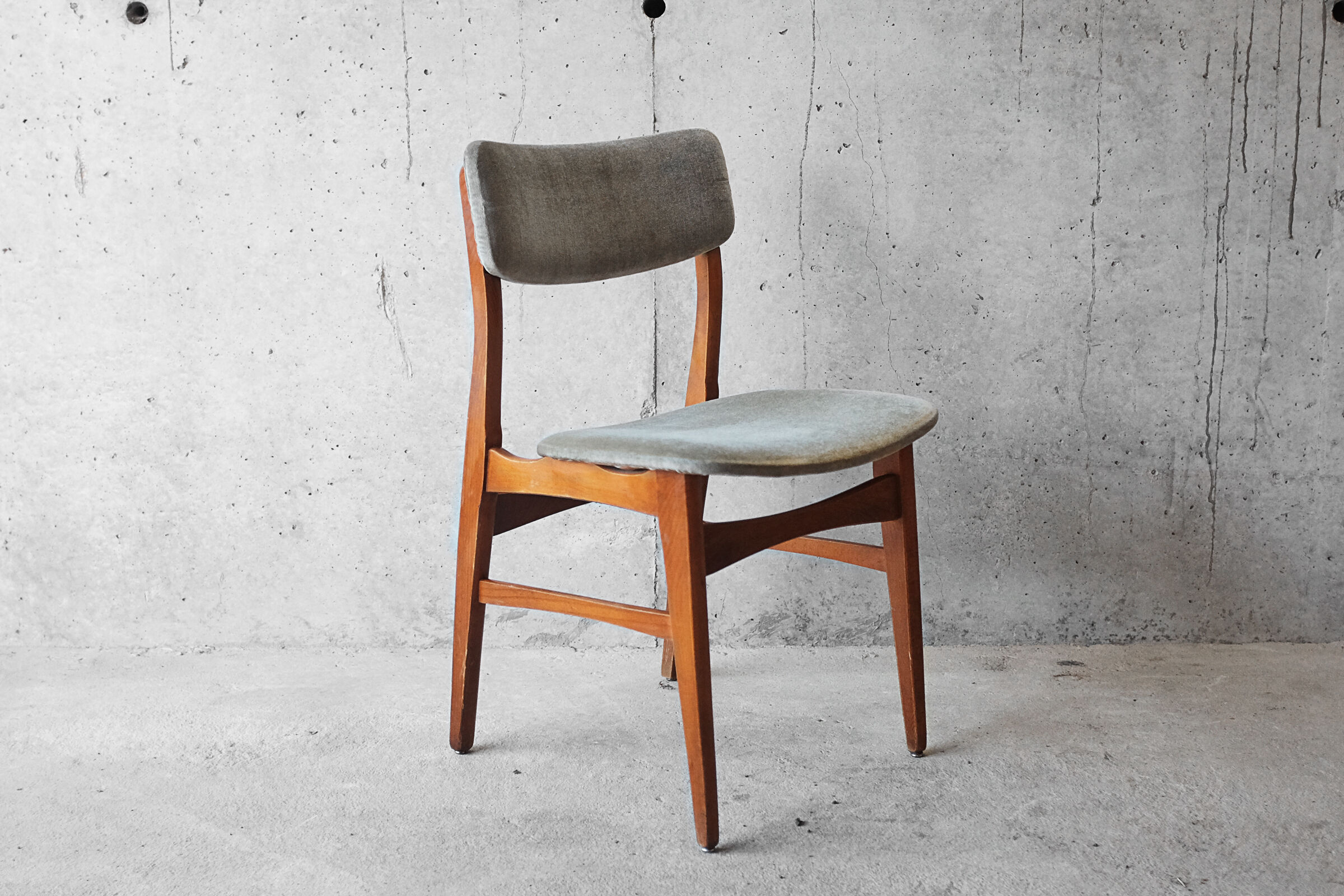 Scandinavian chair 60