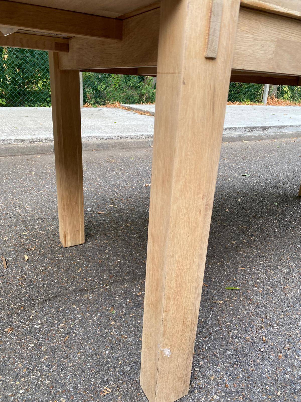 Grande table à manger scandinave extensible en chêne massif décapée 160-240
