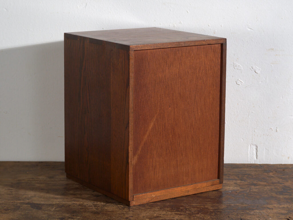 Small Japanese chest of drawers in ash with five drawers – Japan, Shōwa period, around 1965