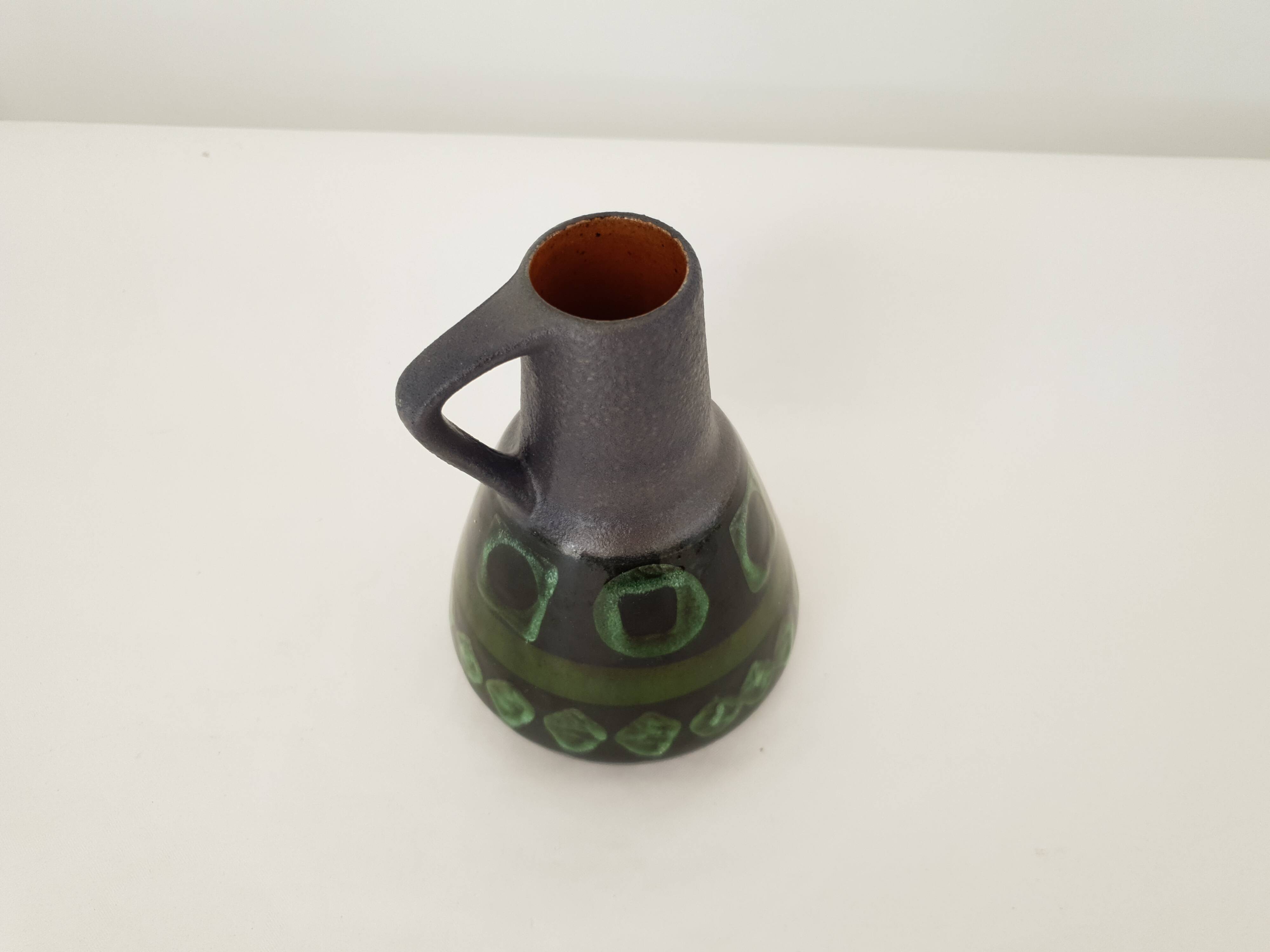 Ceramic vase decoration geometric shapes green / black