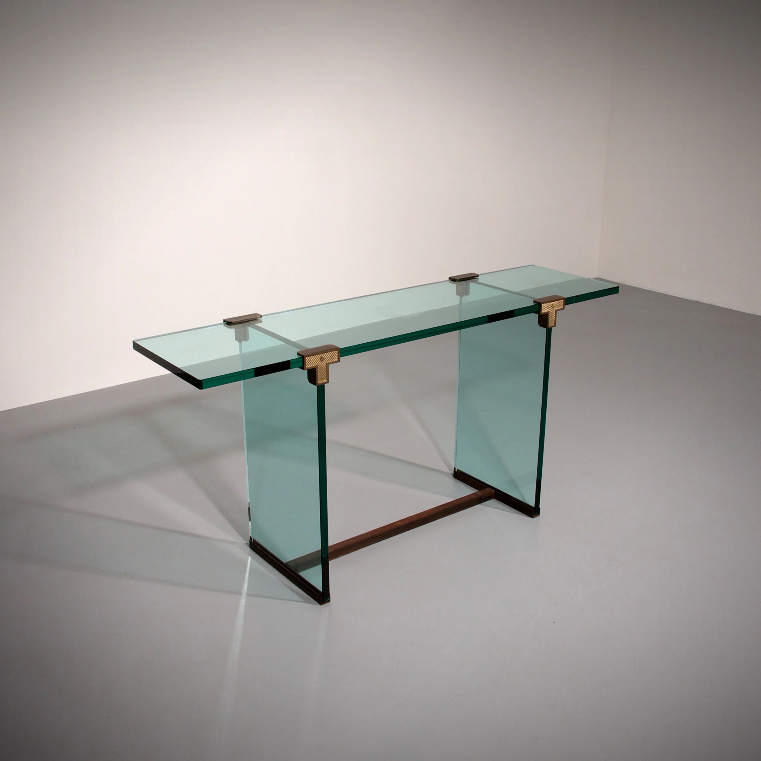 Table d'appoint Modèle T30 par Peter Ghyczy - design des années 1970