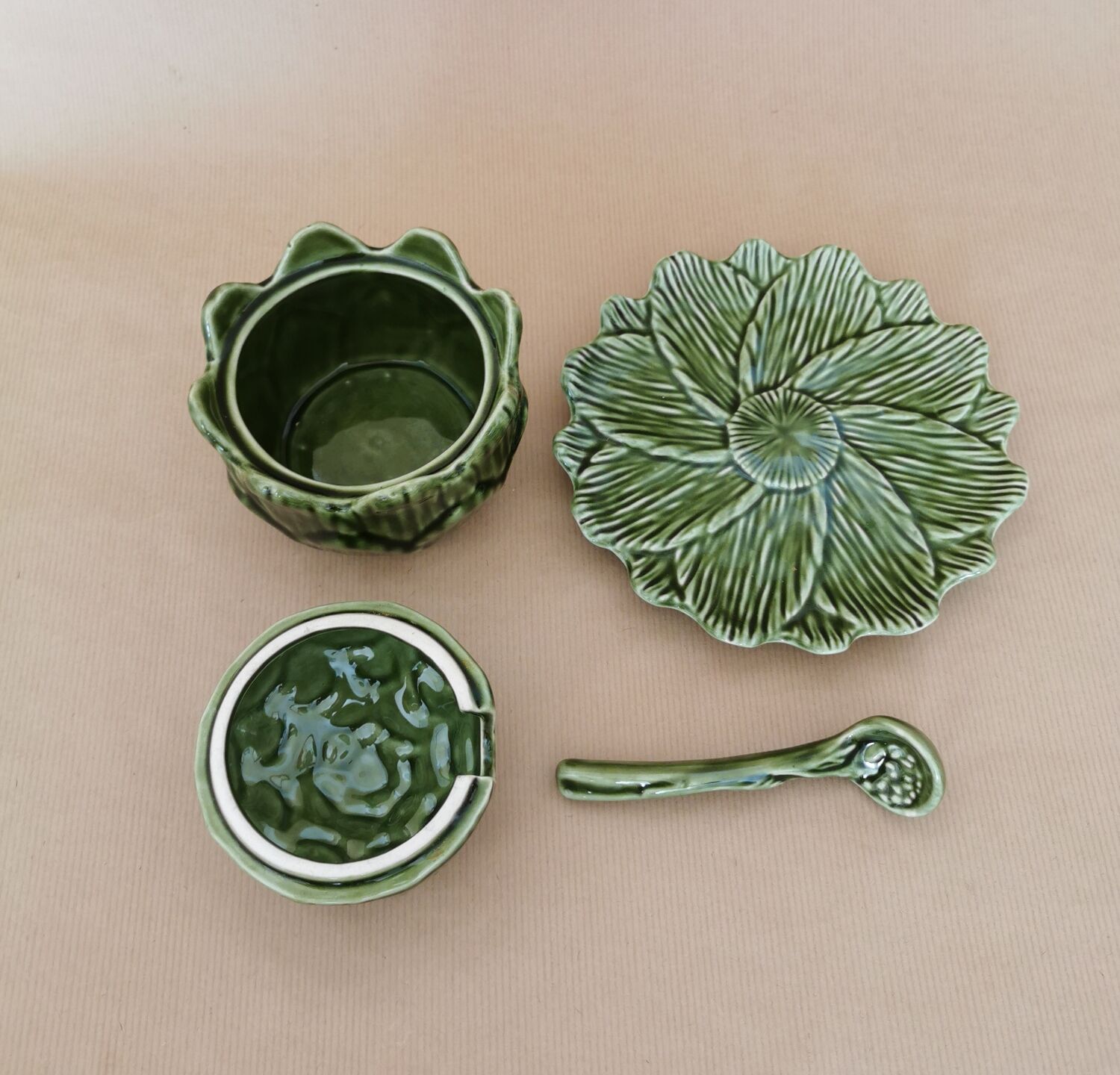 Slurry artichoke pot with spoon