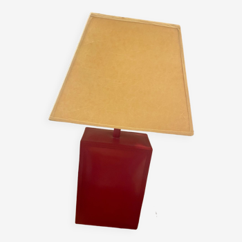 Lampe de table en cuir rouge