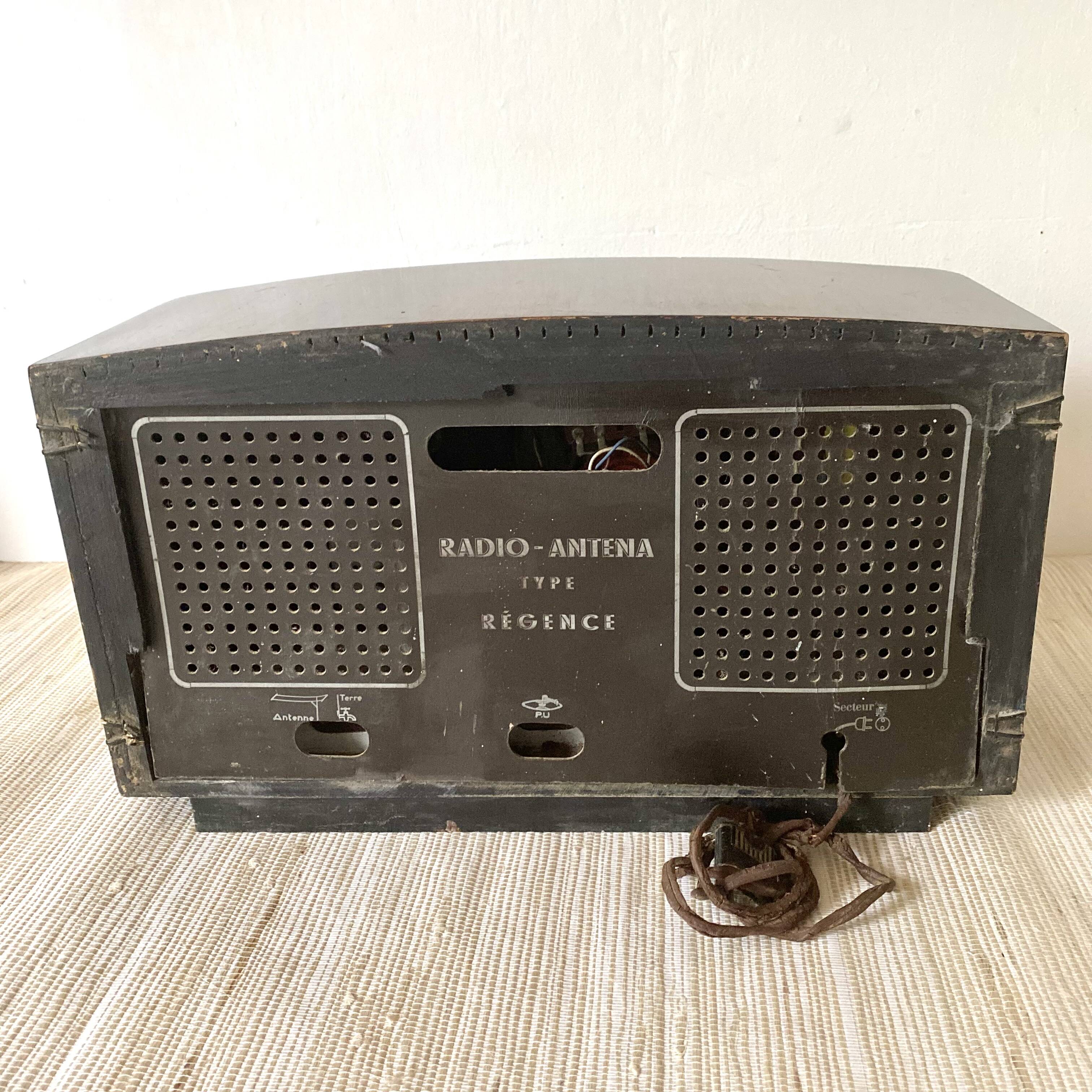 Old Antena radio