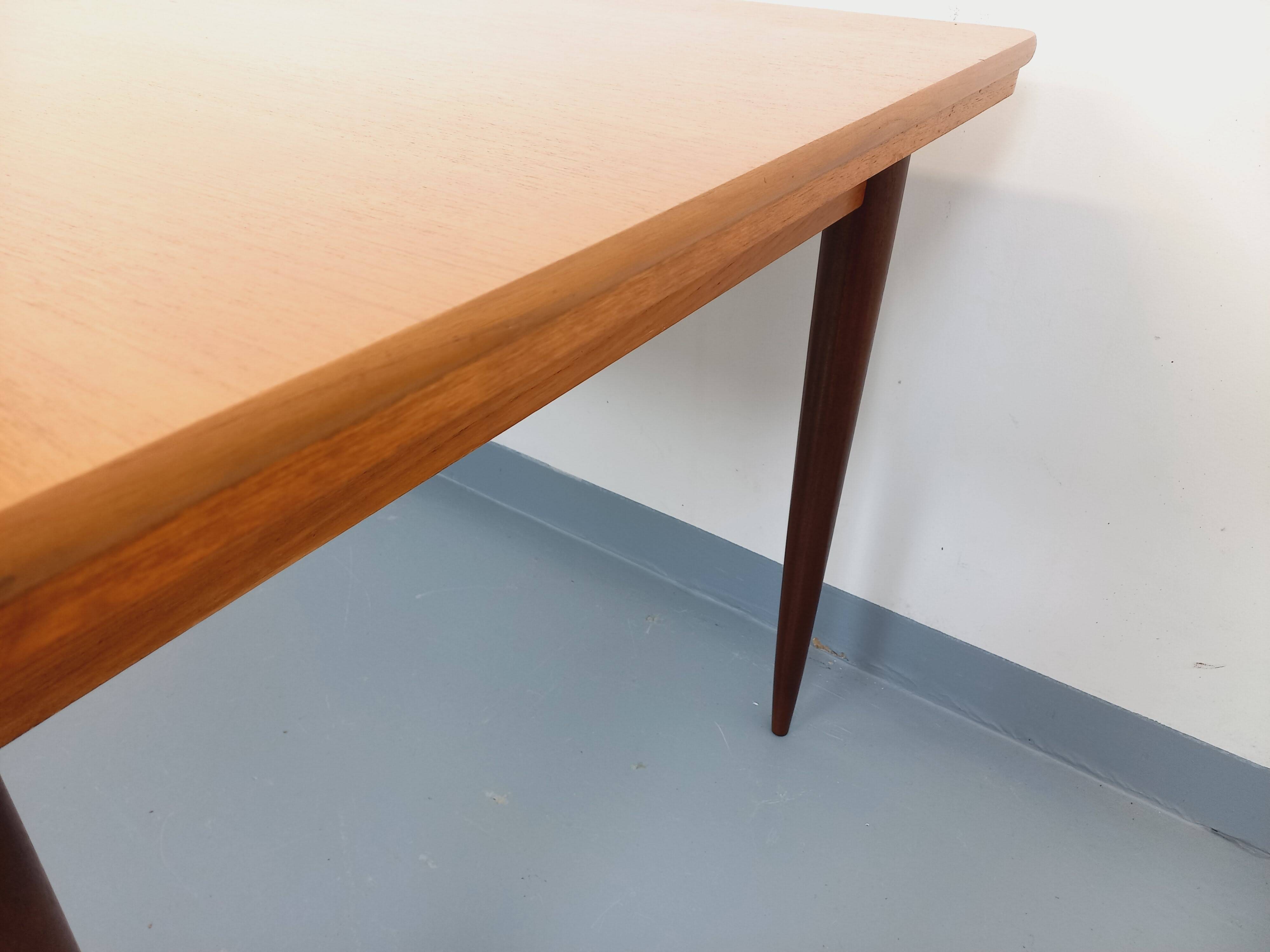 Table à manger rectangulaire style scandinave vintage des années 50 60 teck