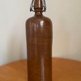 Bouteille en grès marron vintage