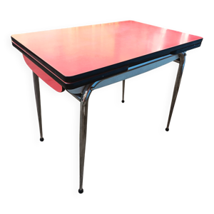 Table en formica rouge