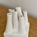 Vase pique flower with matte whitened pipe