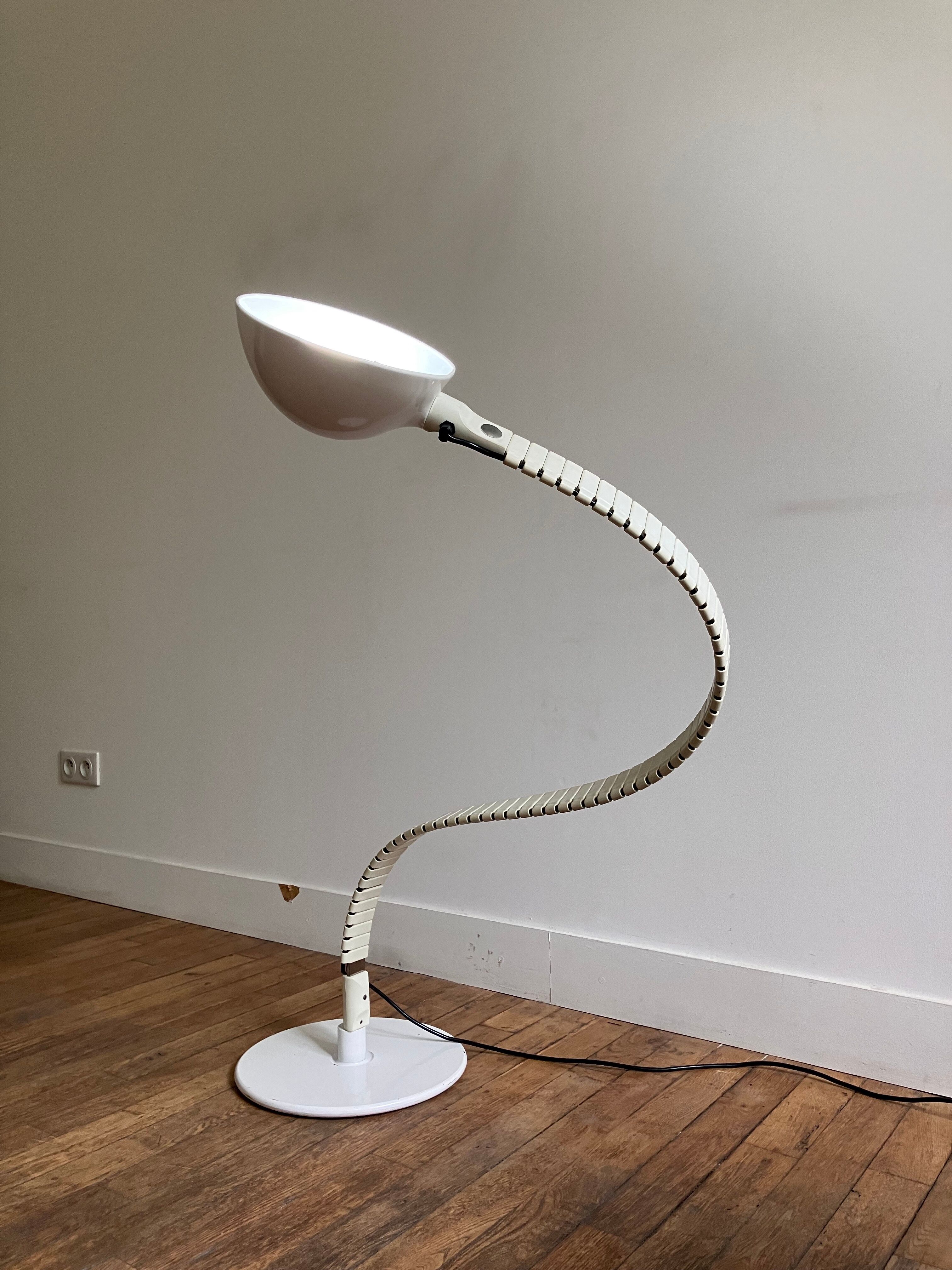 Martinelli Luce floor lamp, by Elio Martinelli, model 2164, known as Flex / Vertebrae