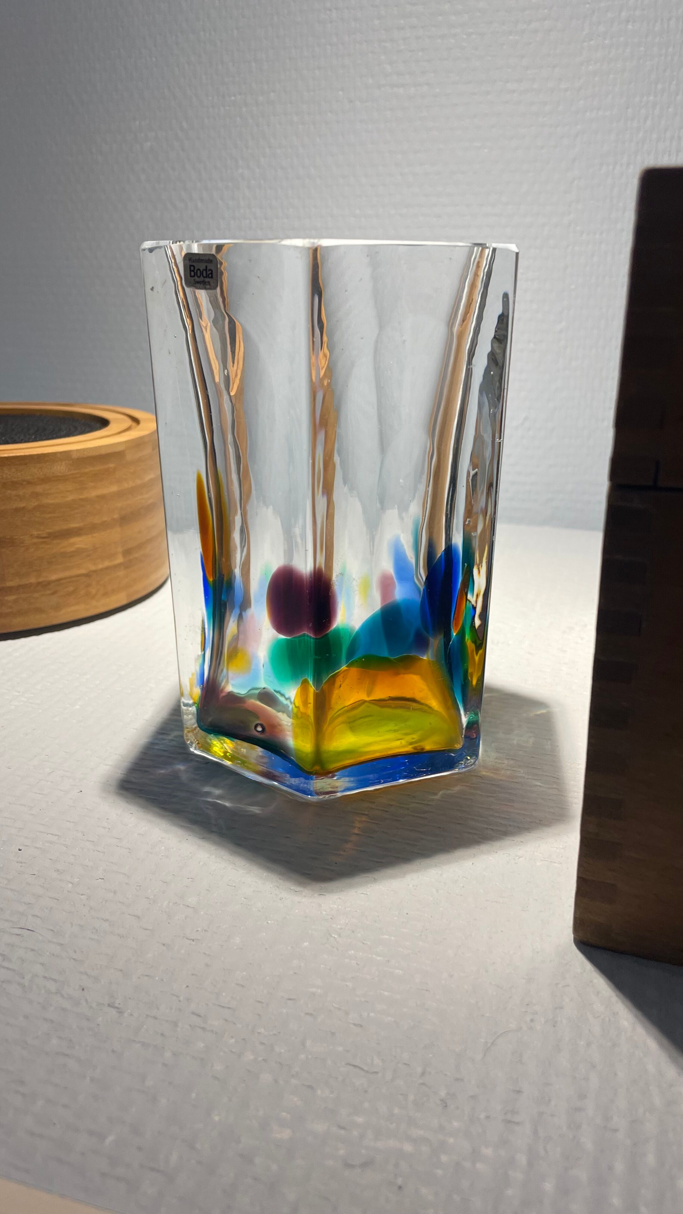 Crystal vase with color inclusions
