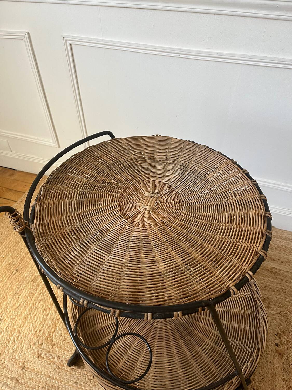 Airborne wicker and metal rolling trolley