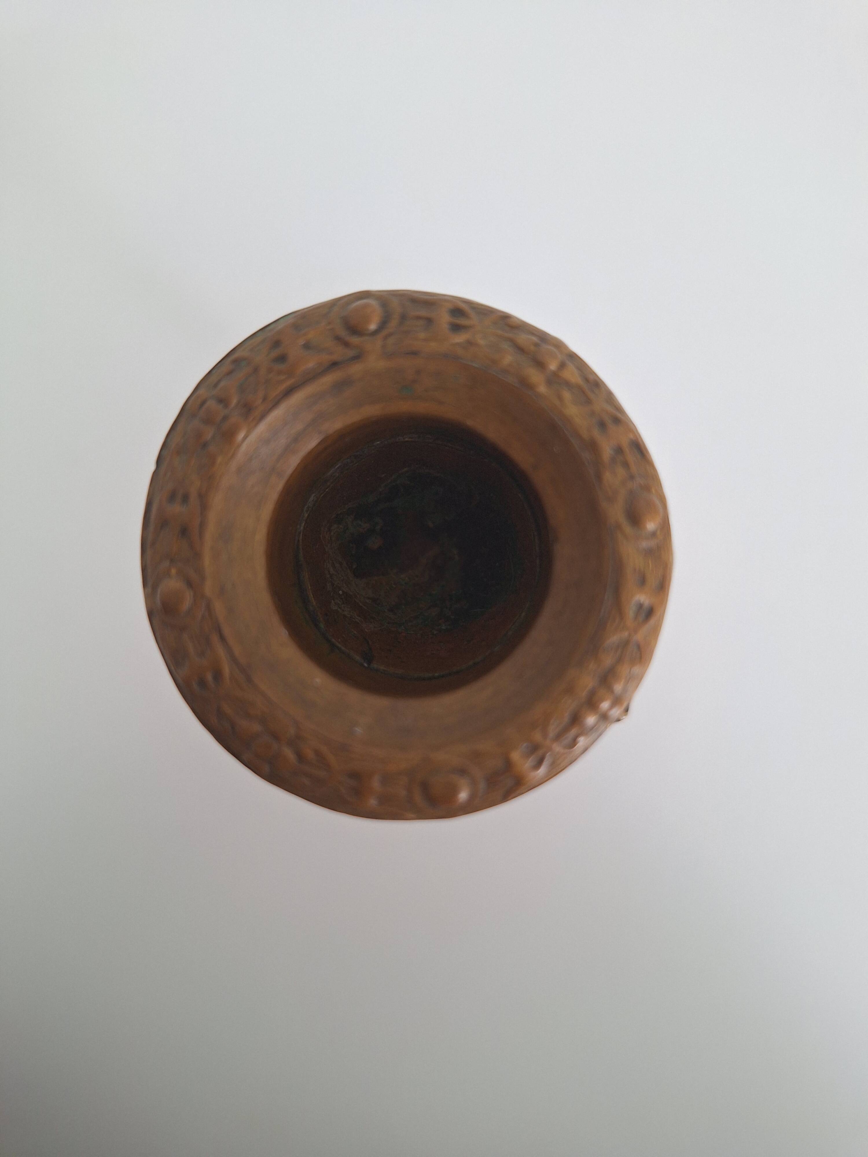 Baroque candle holder