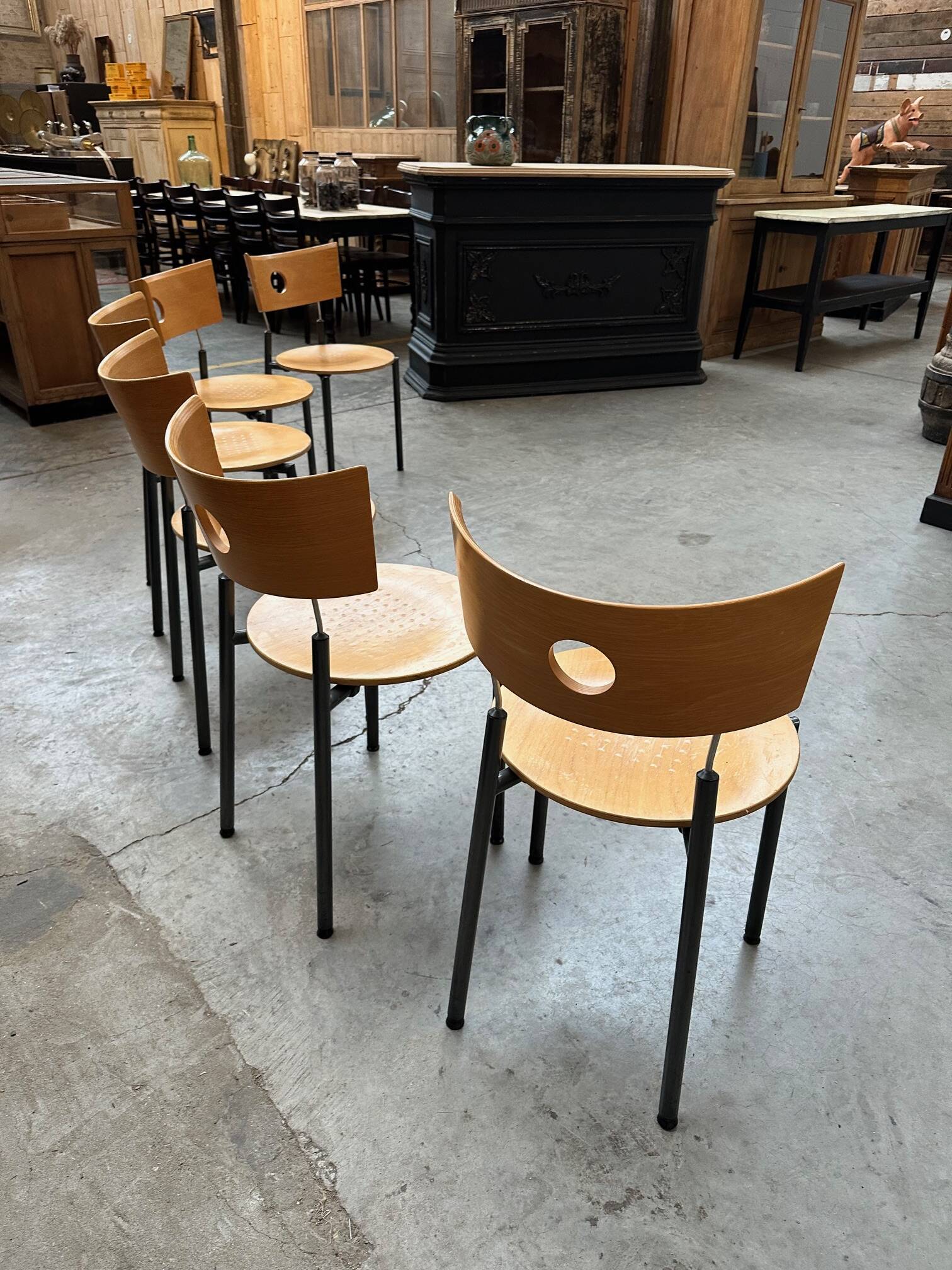 Suite de 6 chaises Années 80