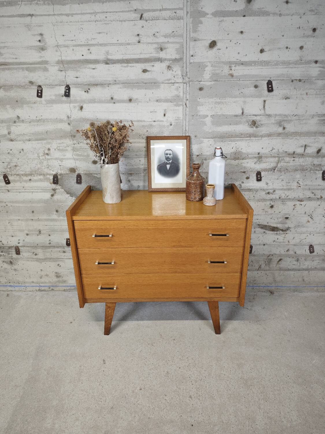 Vintage chest of drawers in light wood