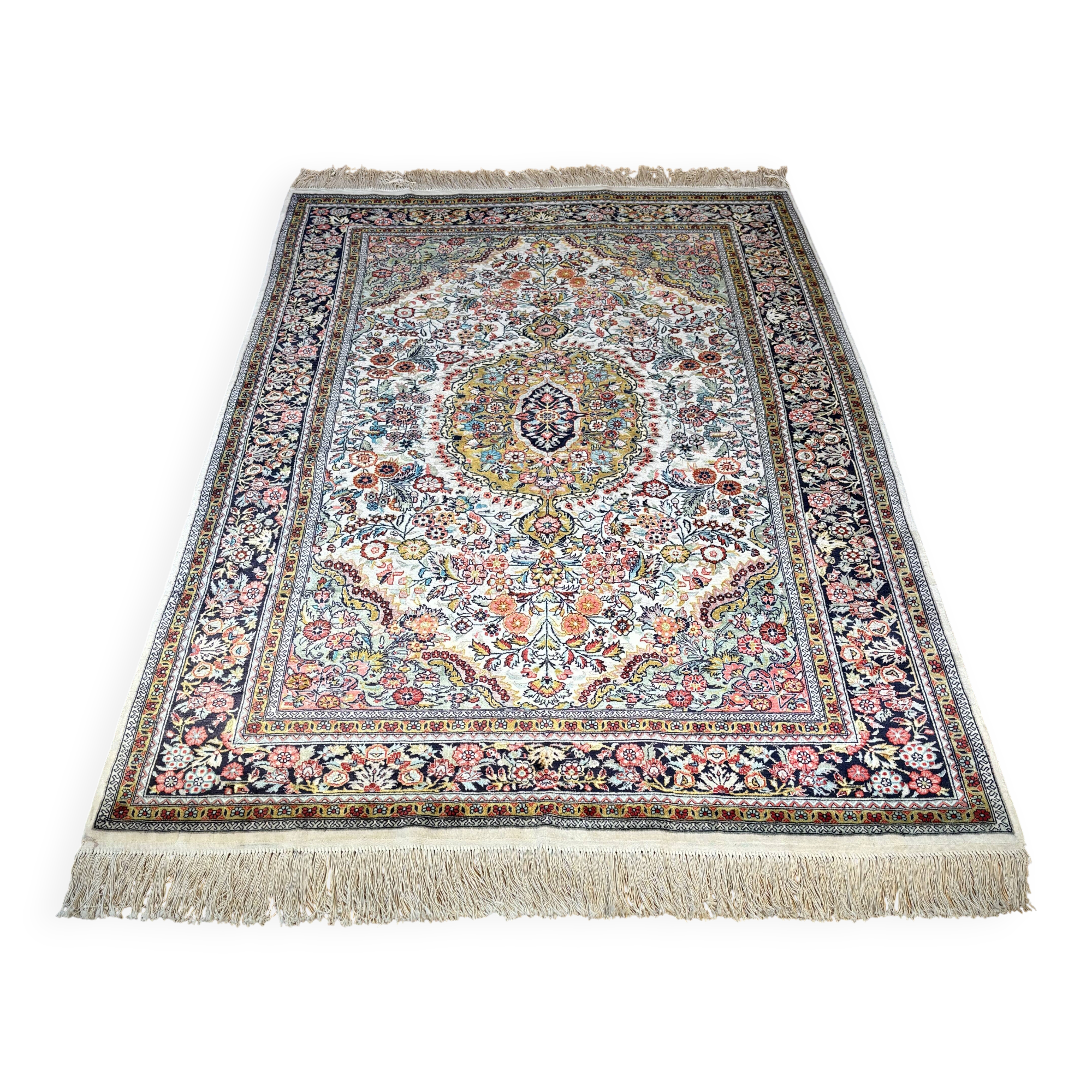 Grand tapis persan Ghom  noué main, soie sur coton – 150 x 260 cm