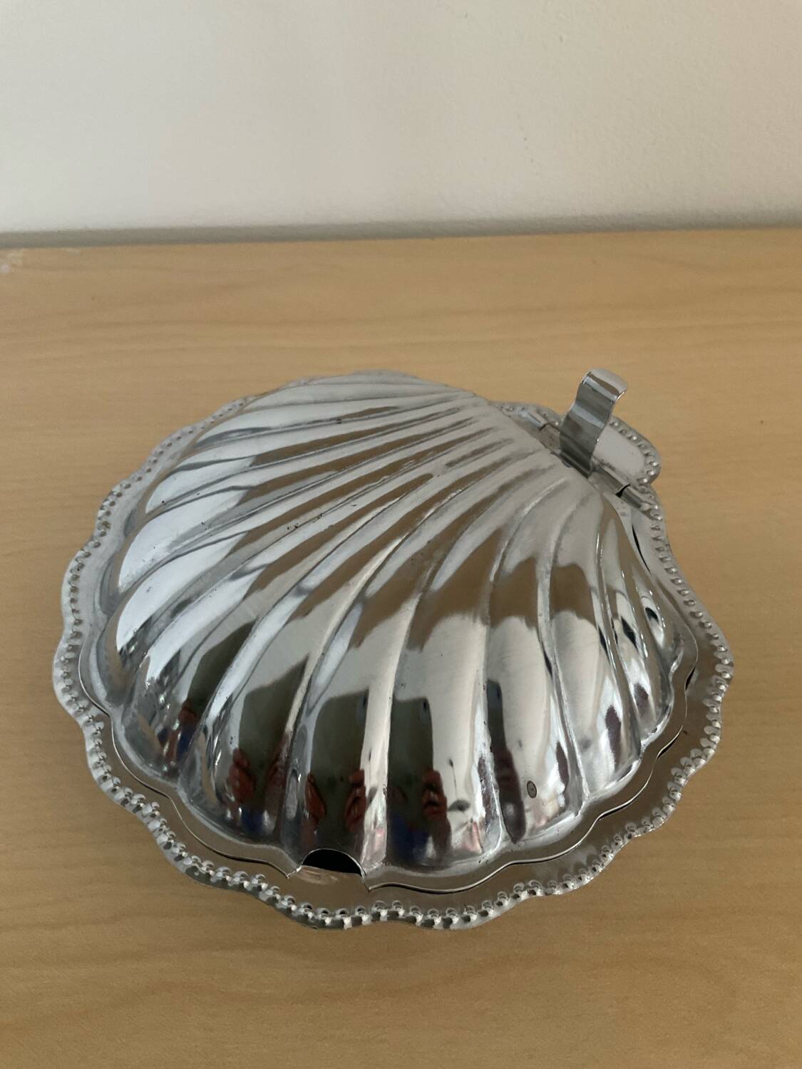 Vintage shell butter dish in silver metal and glass