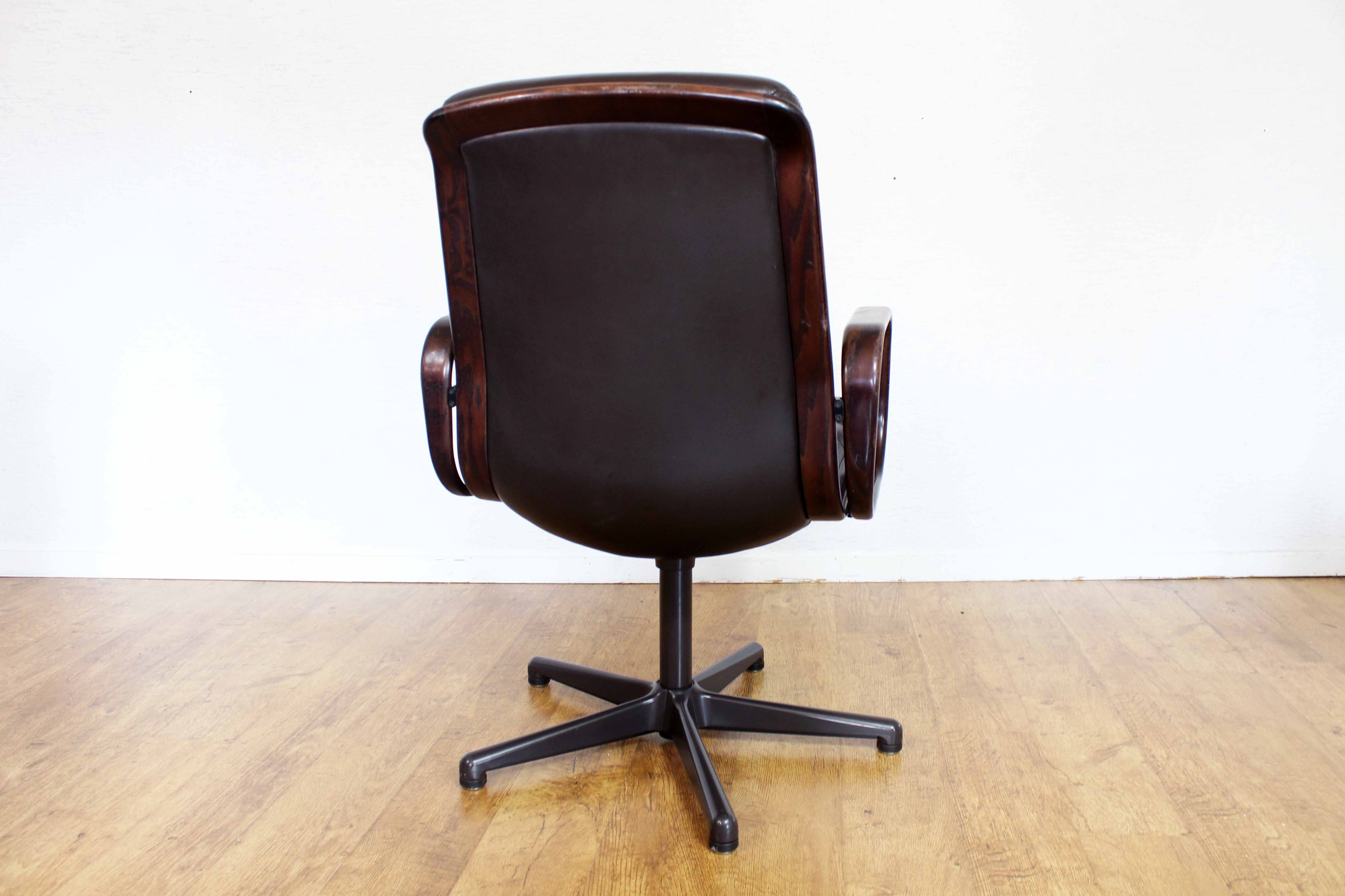 Stoll Giroflex conference chair in leather and 1960s wood