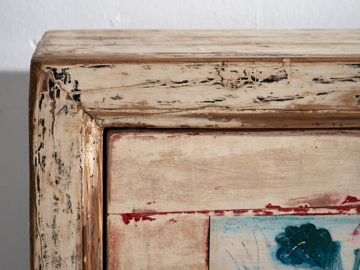 Antique white sideboard with floral motifs (circa 1870)