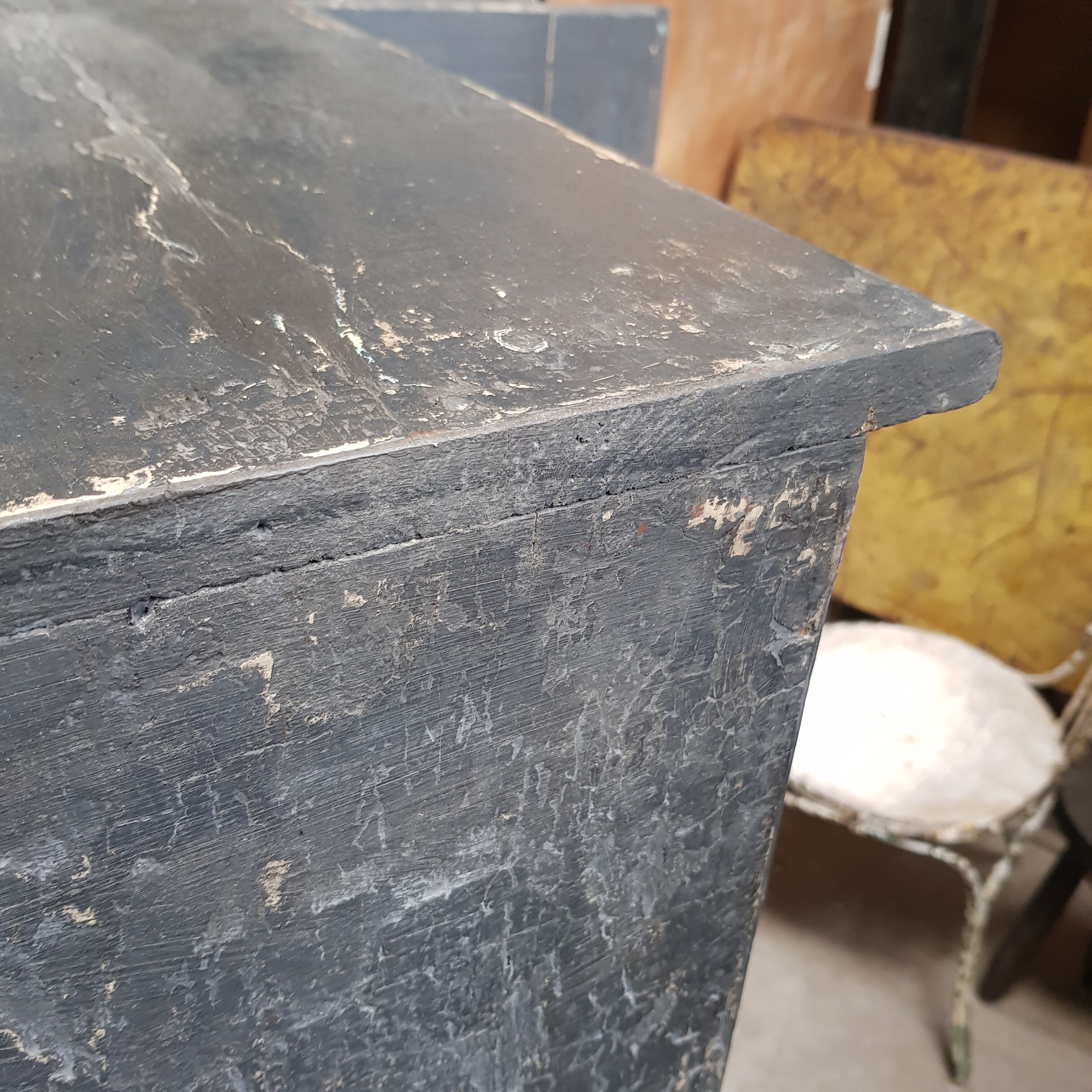 Meuble d'atelier patine ancienne