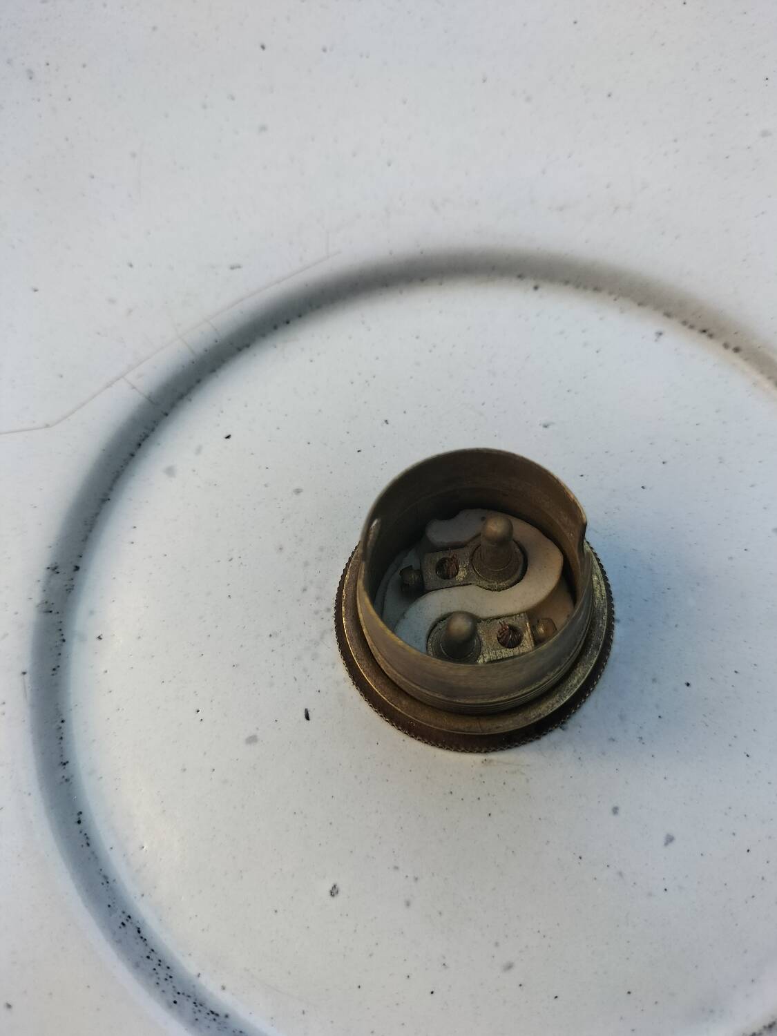 3 suspensions en tôles émaillées