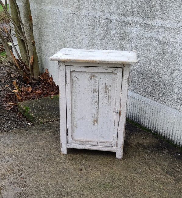 White Parisian buffet