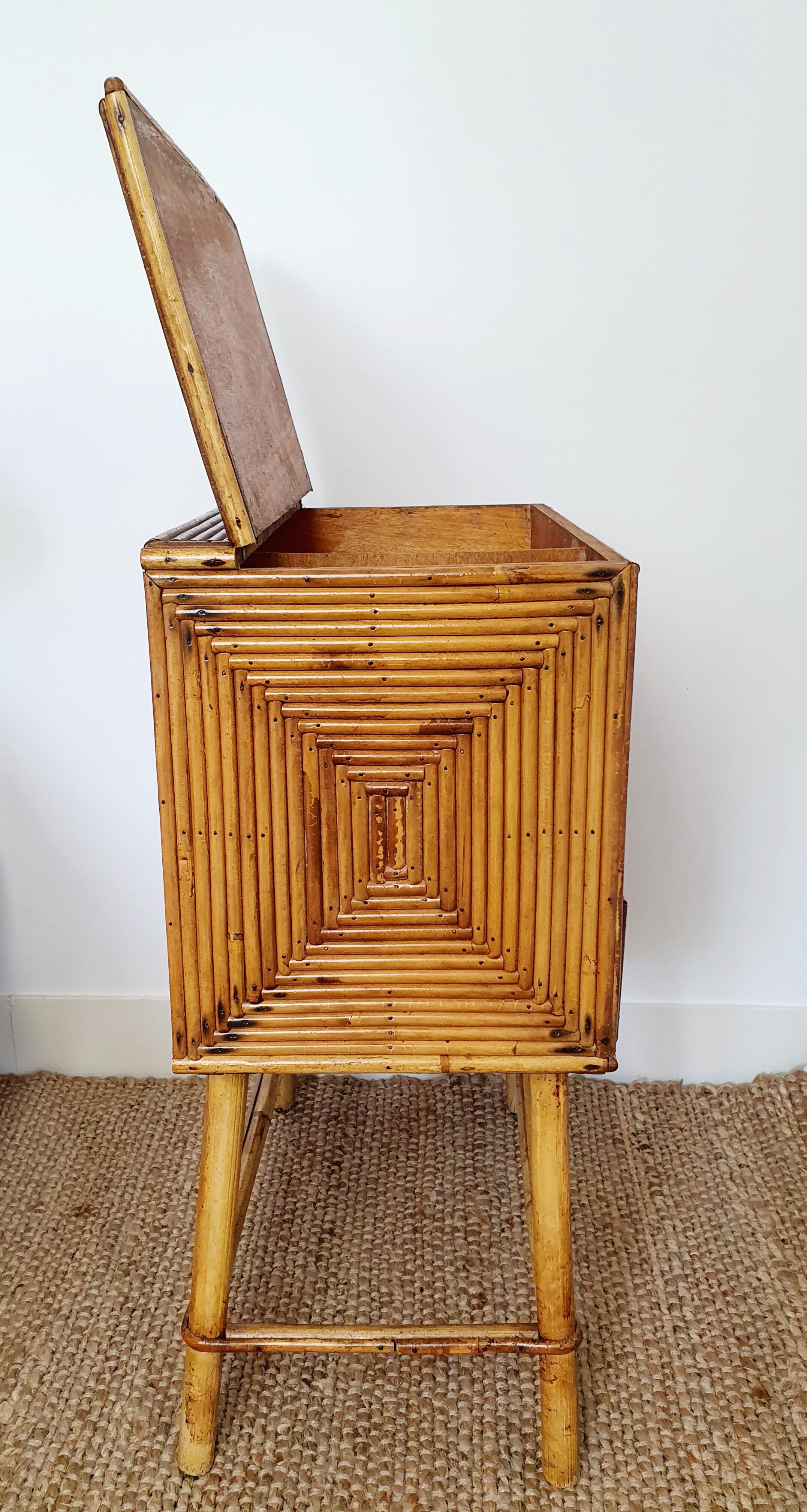 Chest of drawers in rattan marquetry