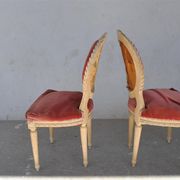 Paire de chaises laquées crème style Louis XVI vers 1900