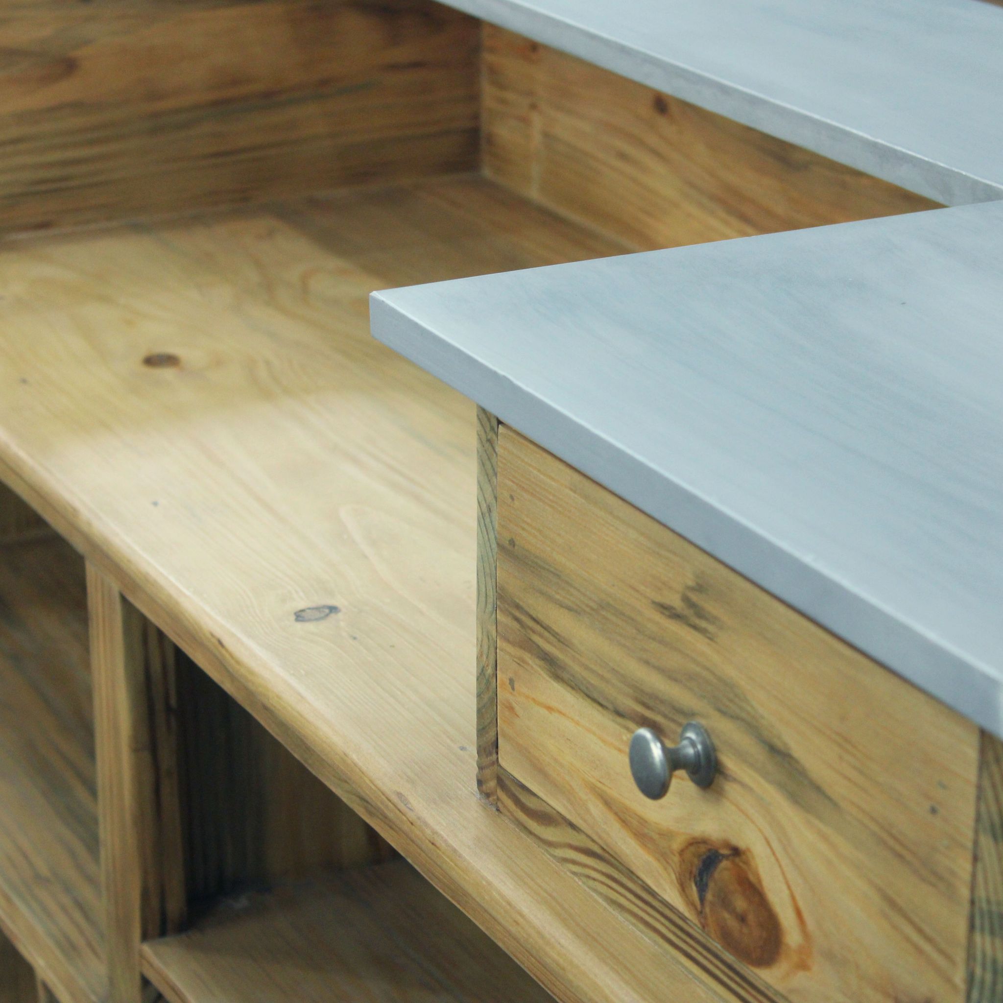 Bar industriel en bois massif