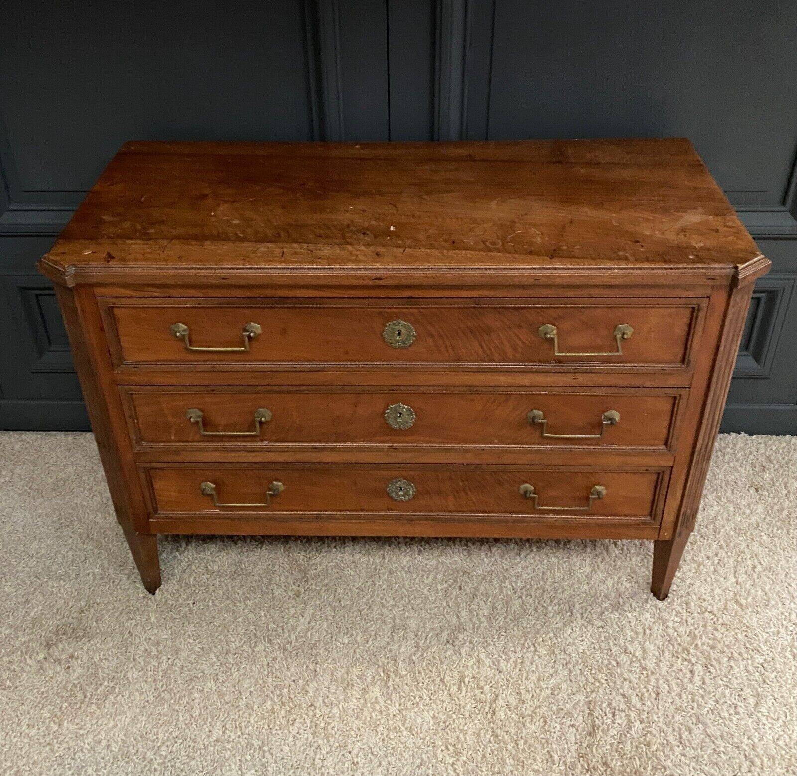 Louis XVI 18th century blond mahogany chest of drawers with three drawers