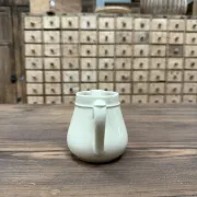 Petit pichet vintage jaune beurre