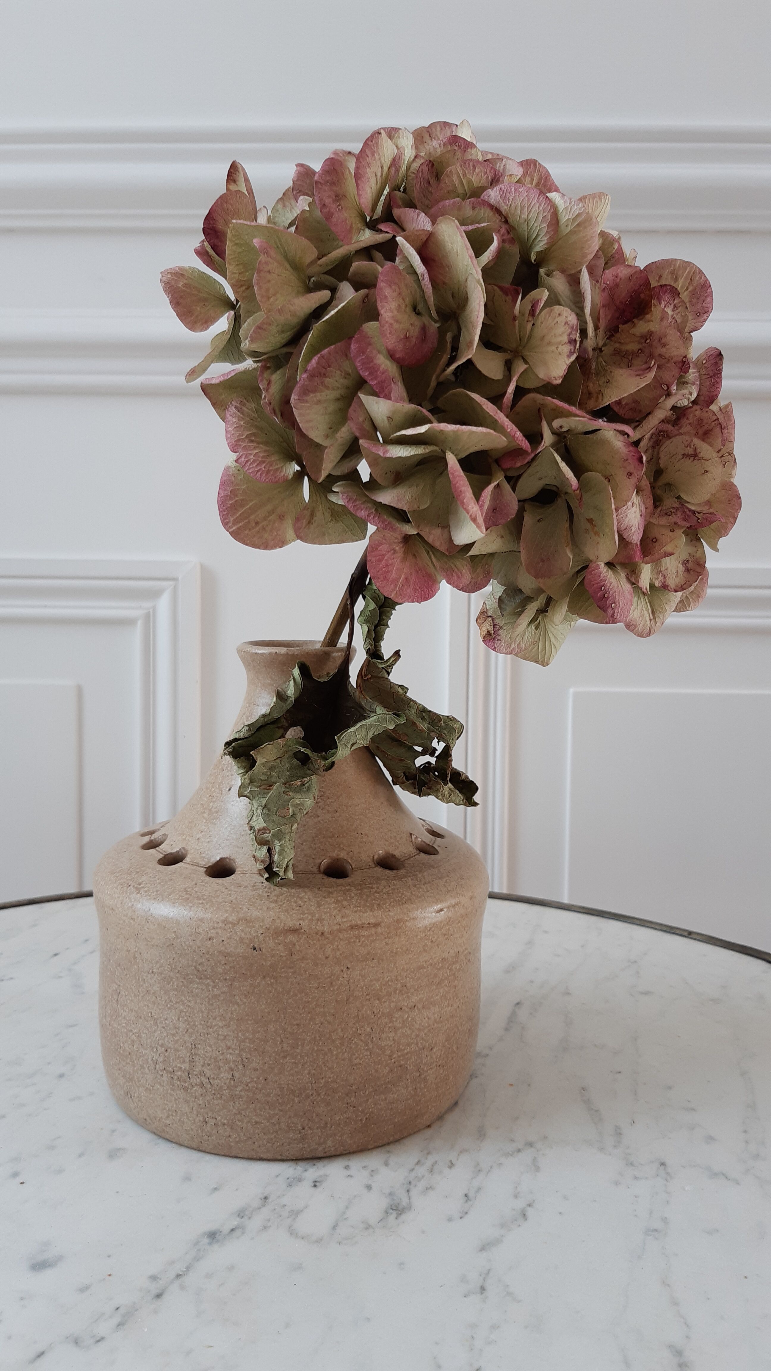 Handmade sandstone soliflore picflower vase 70s