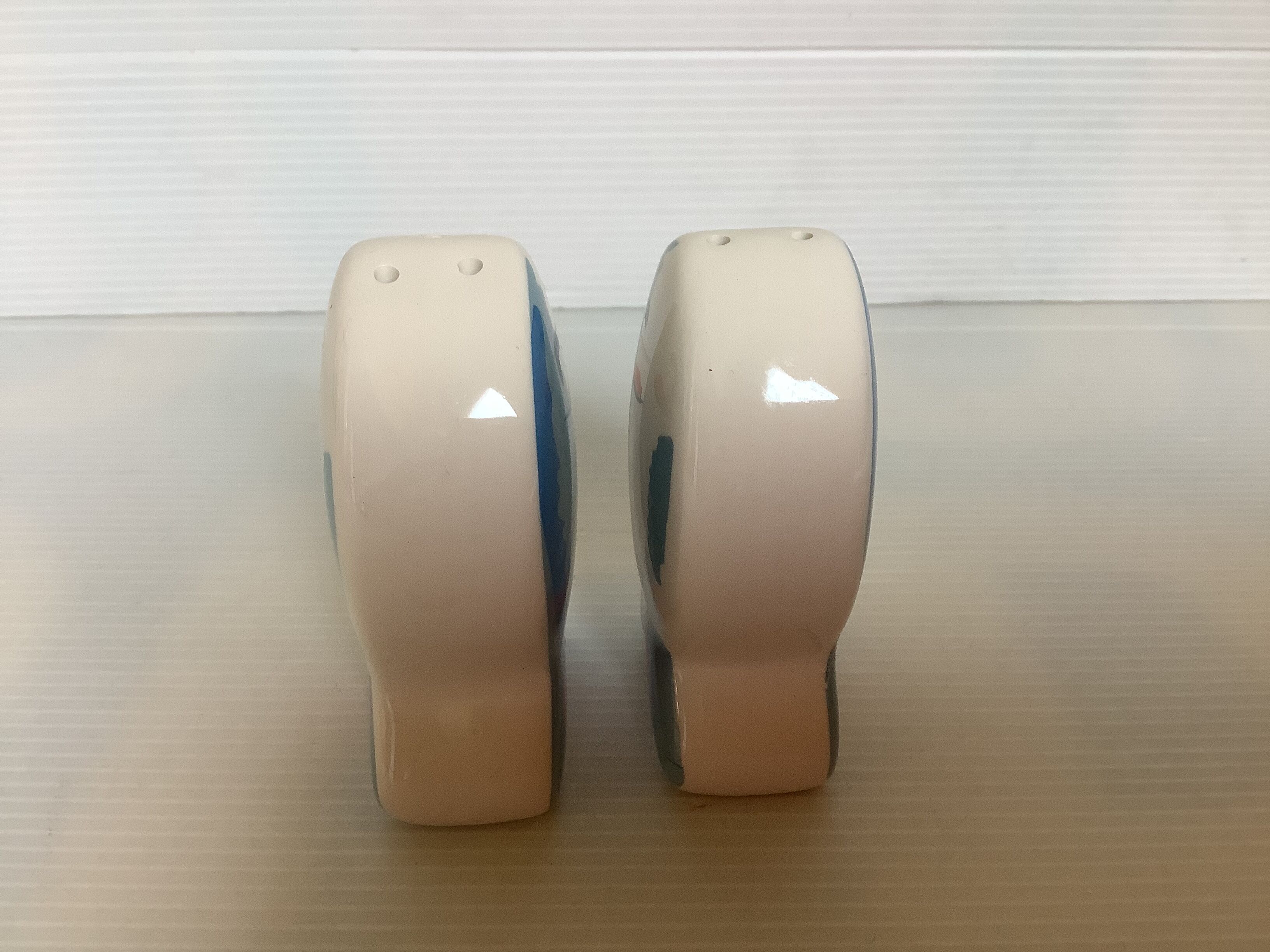 Salt and pepper fish salt and pepper shaker