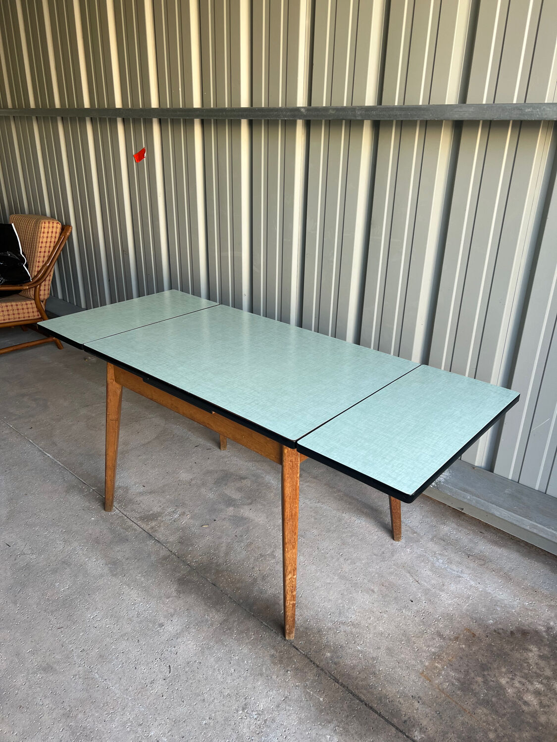 Formica dining table