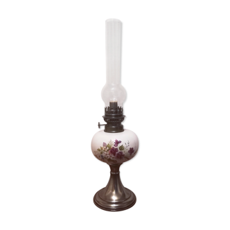 Porcelain and tin oil lamp from the commandery