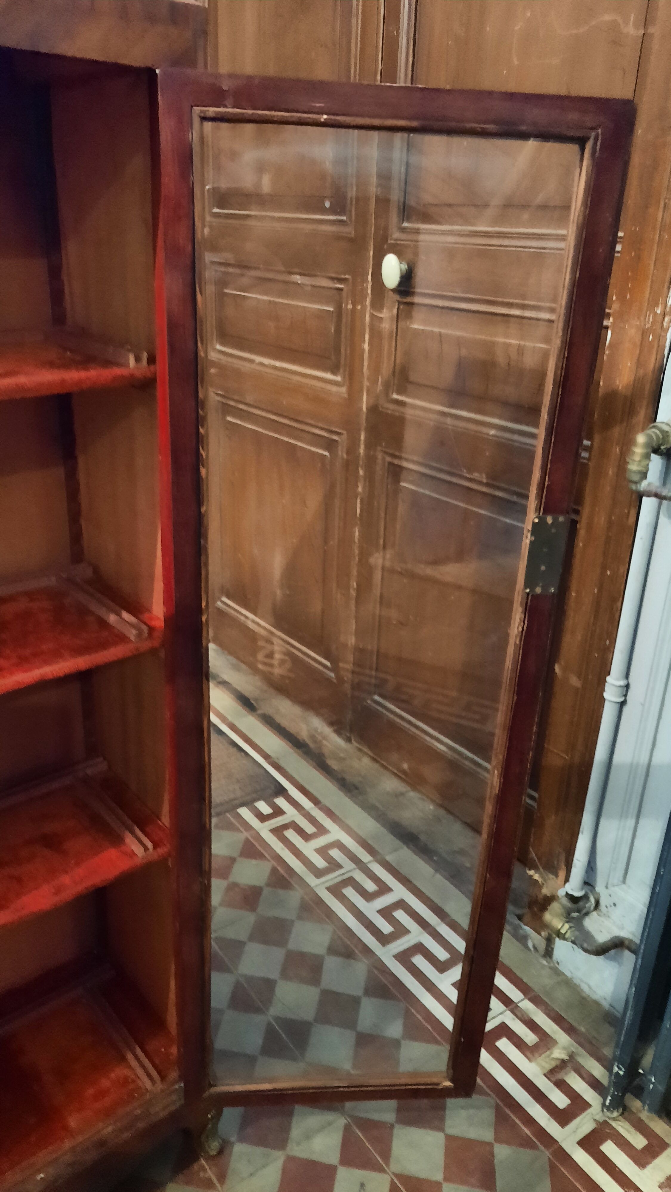 Empire style showcase