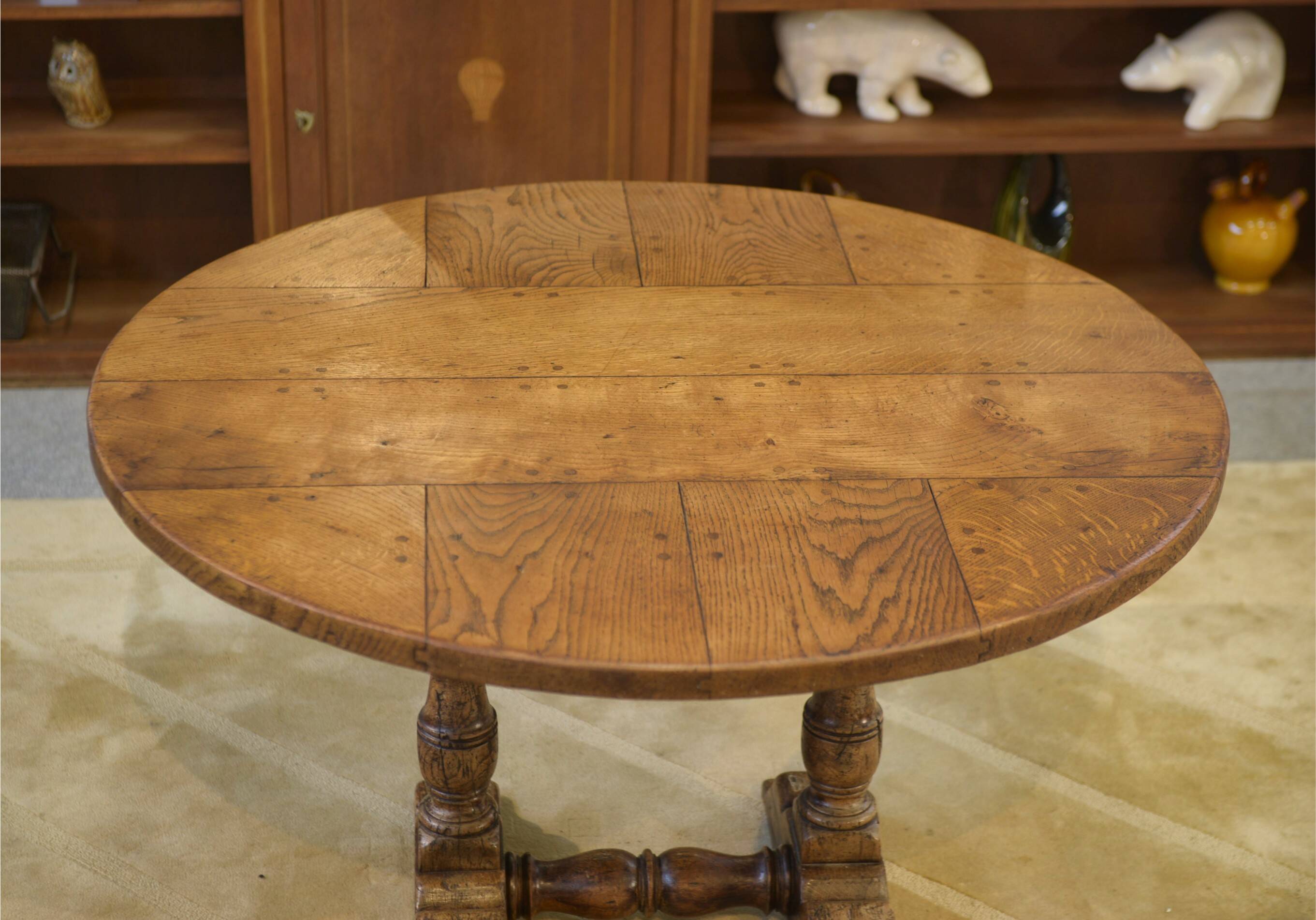 Table circulaire en chêne début 20ème