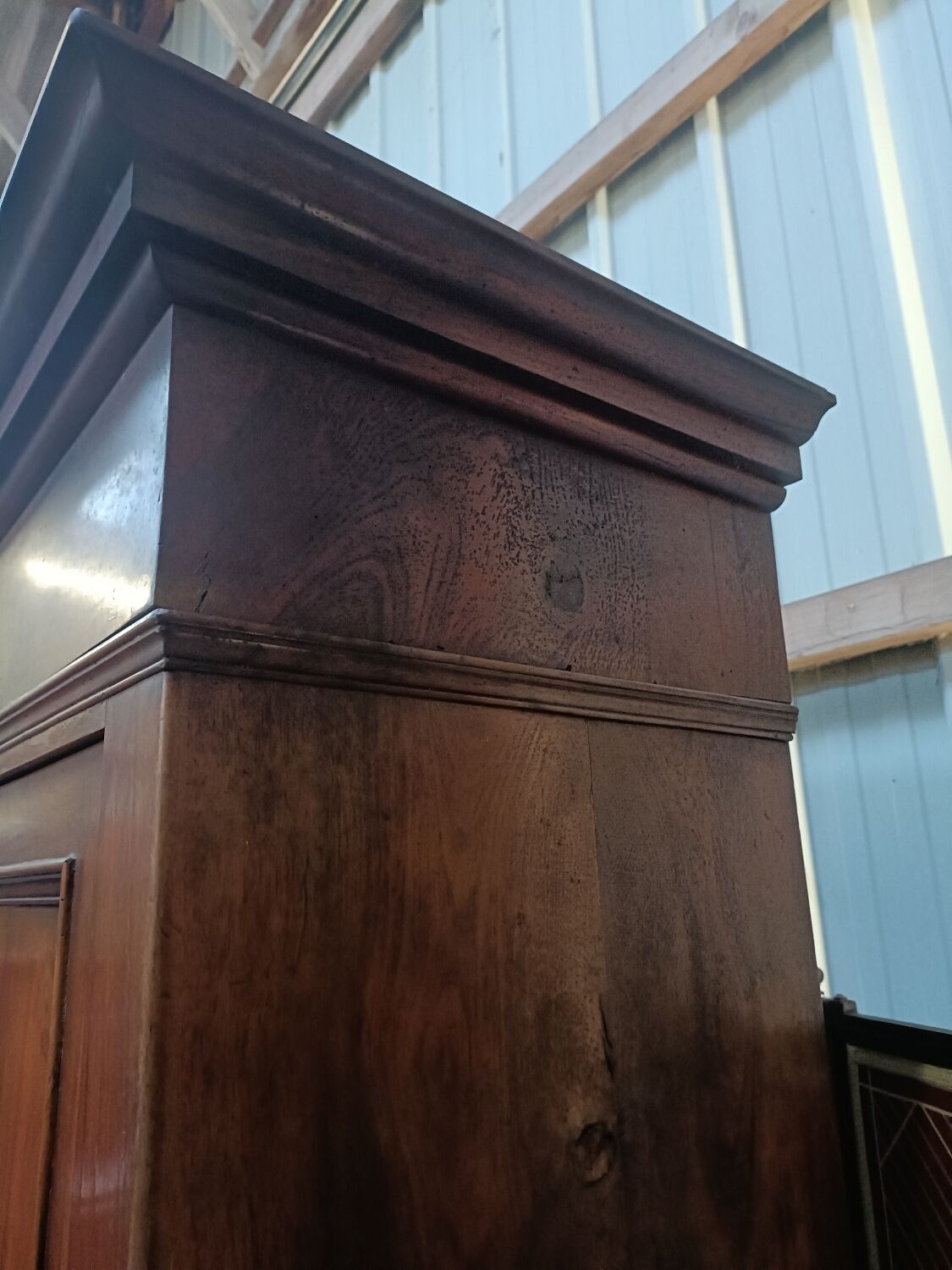 Cabinet bonnetière in solid oak and partial veneer