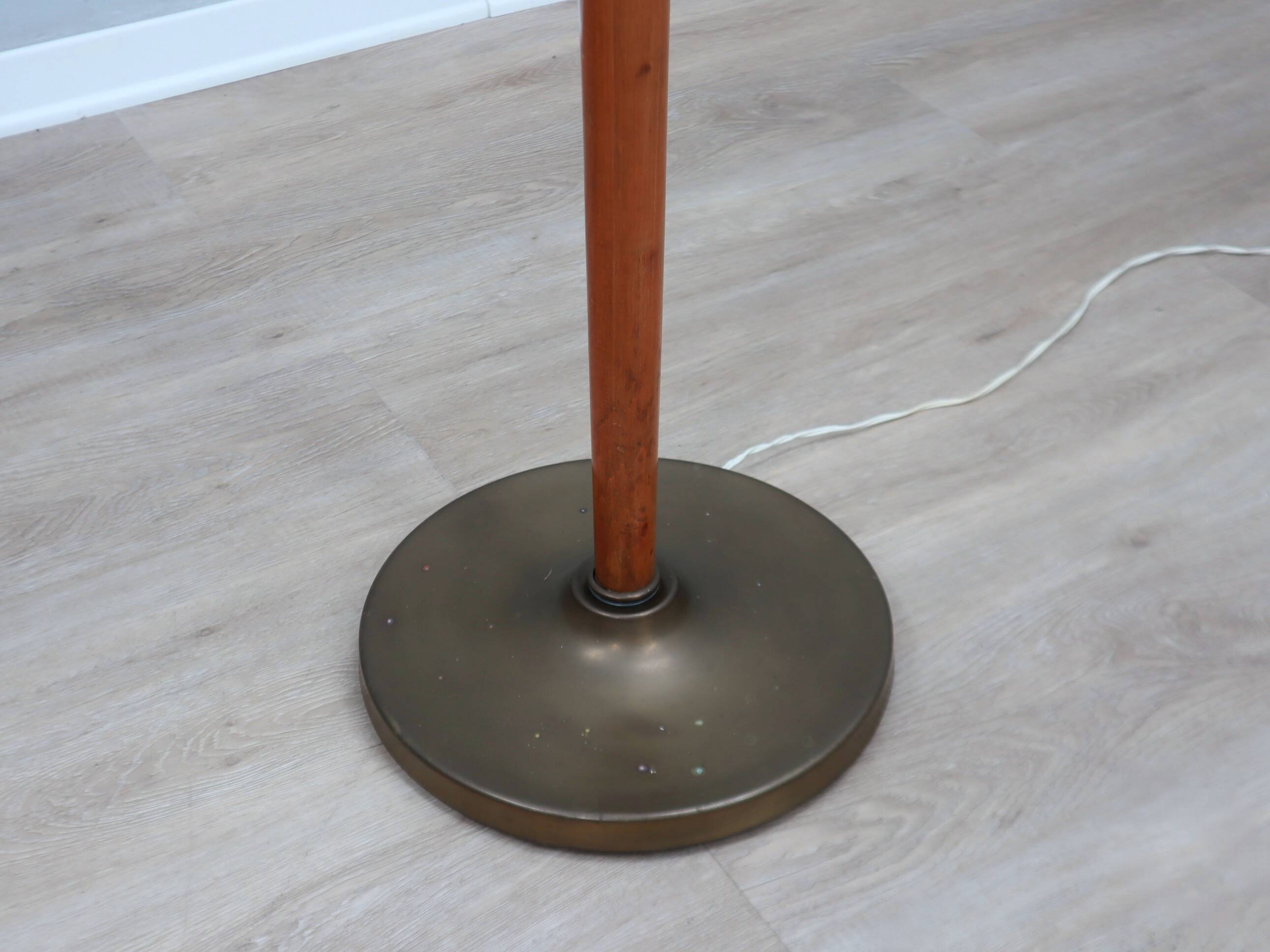 Osvaldo Borsani adjustable floor lamp brass & cherry wood 1950s