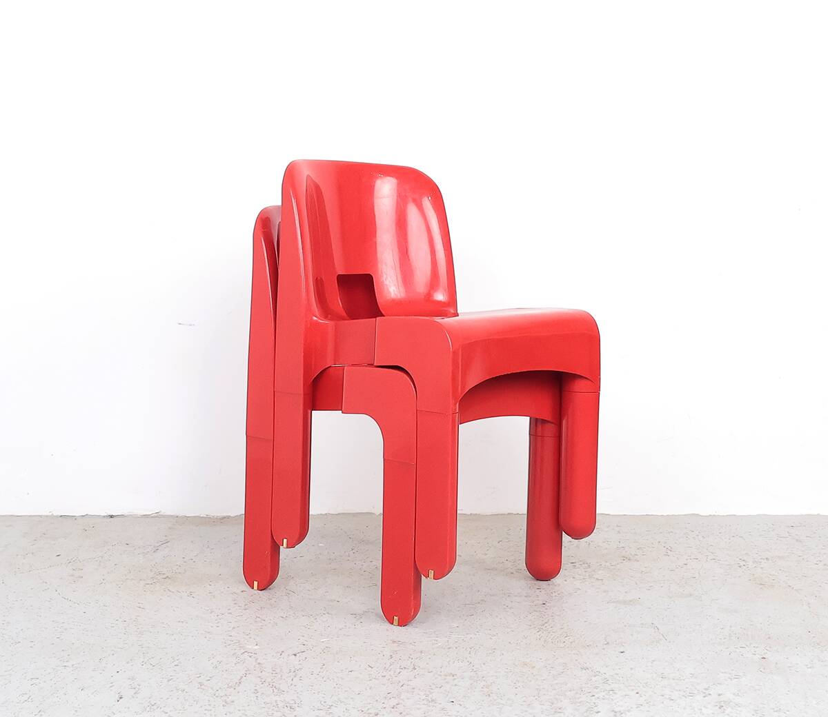 Joe Colombo red universale chairs for Kartell, 1960s