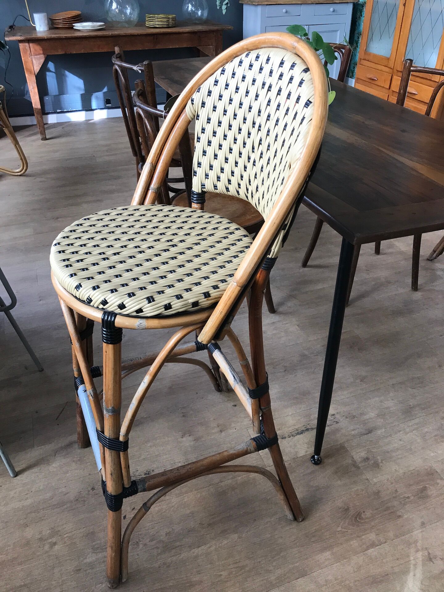 Bar stool