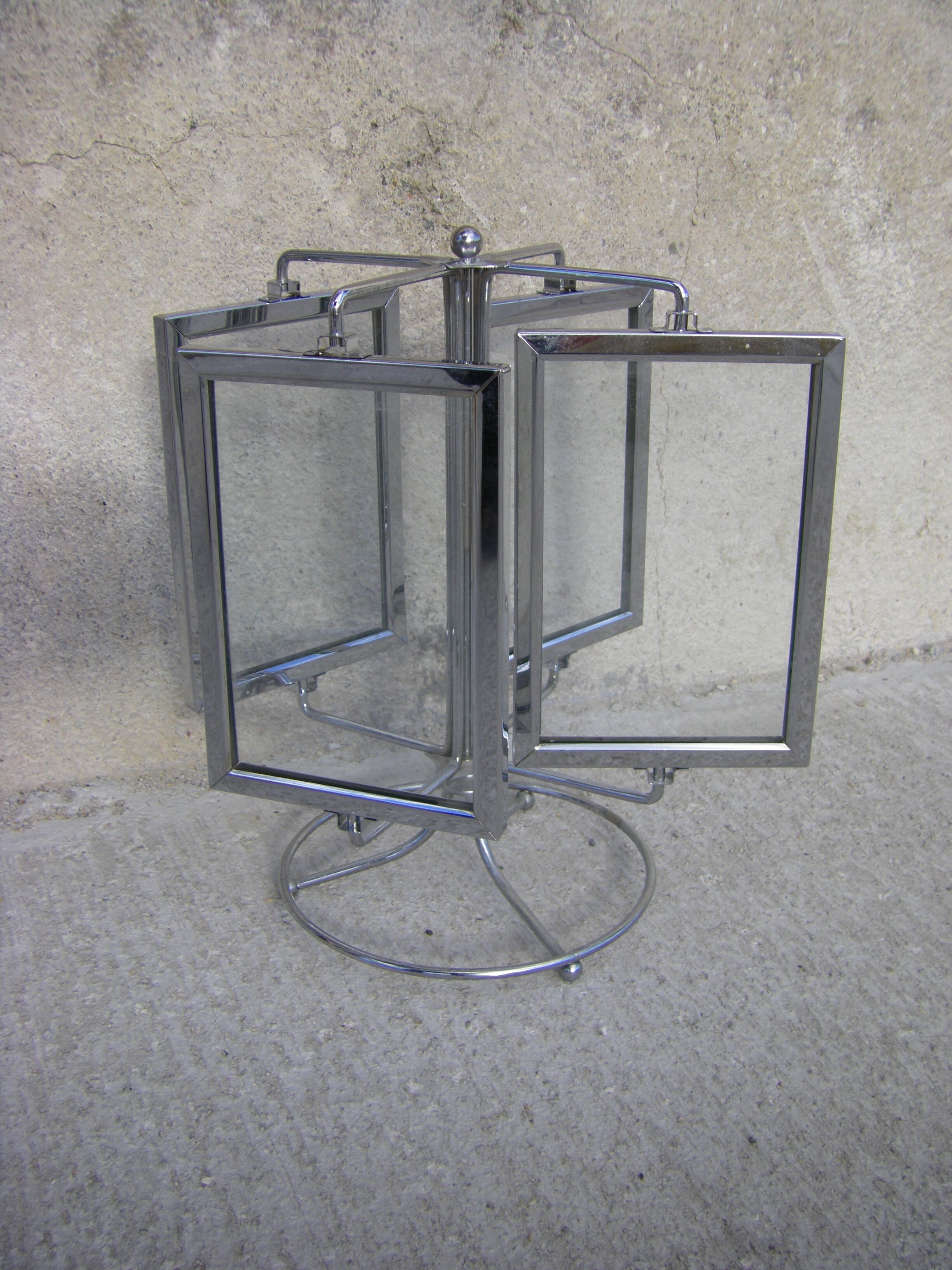 Turnstile photo door