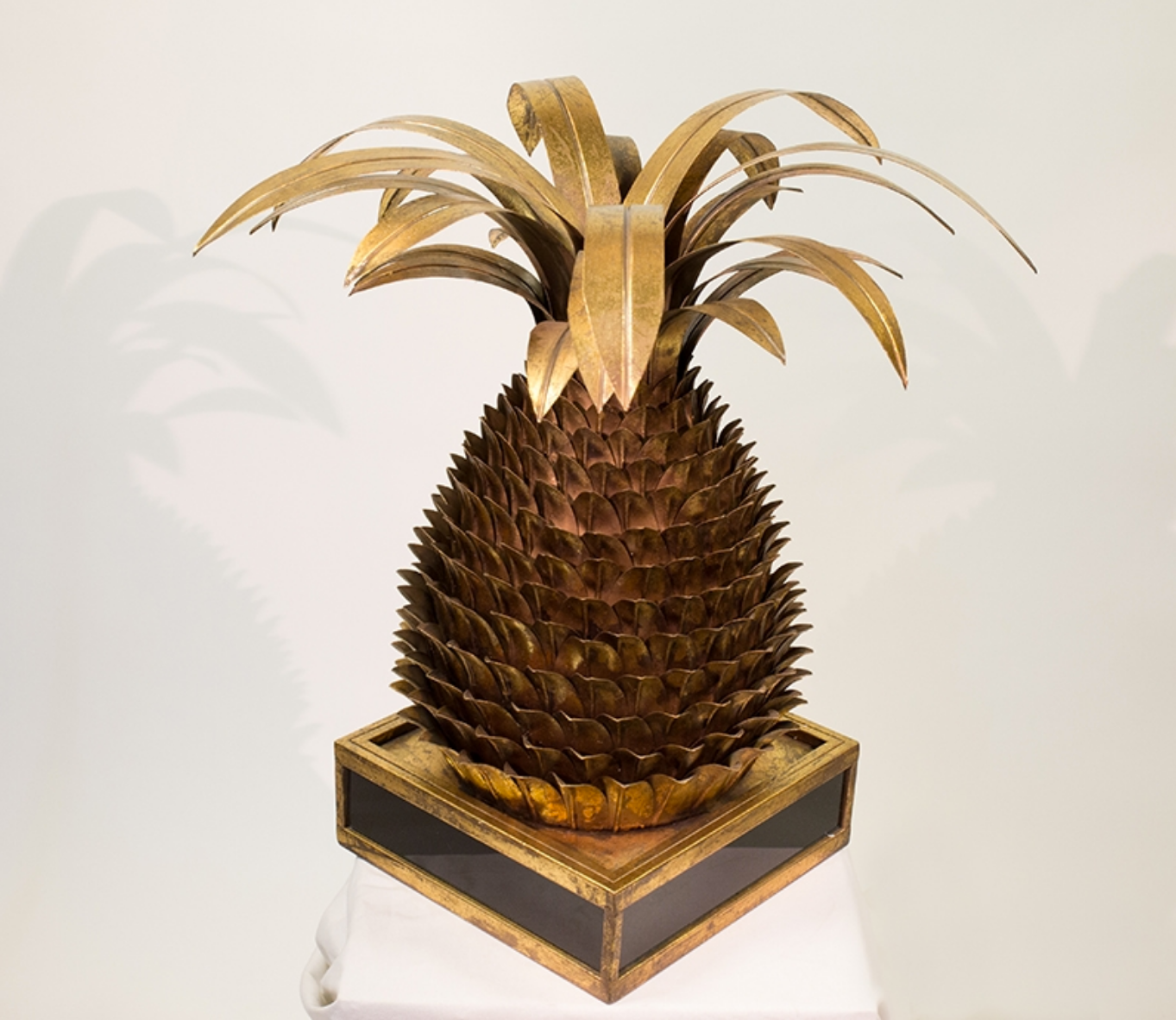 Pair of pineapple palm tree lamps