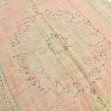Tapis d’Anatolie ancien tons pastel rose poudré et vert, 231x330 Cm