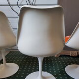 Saarinen swivel chairs by Eero Saarinen