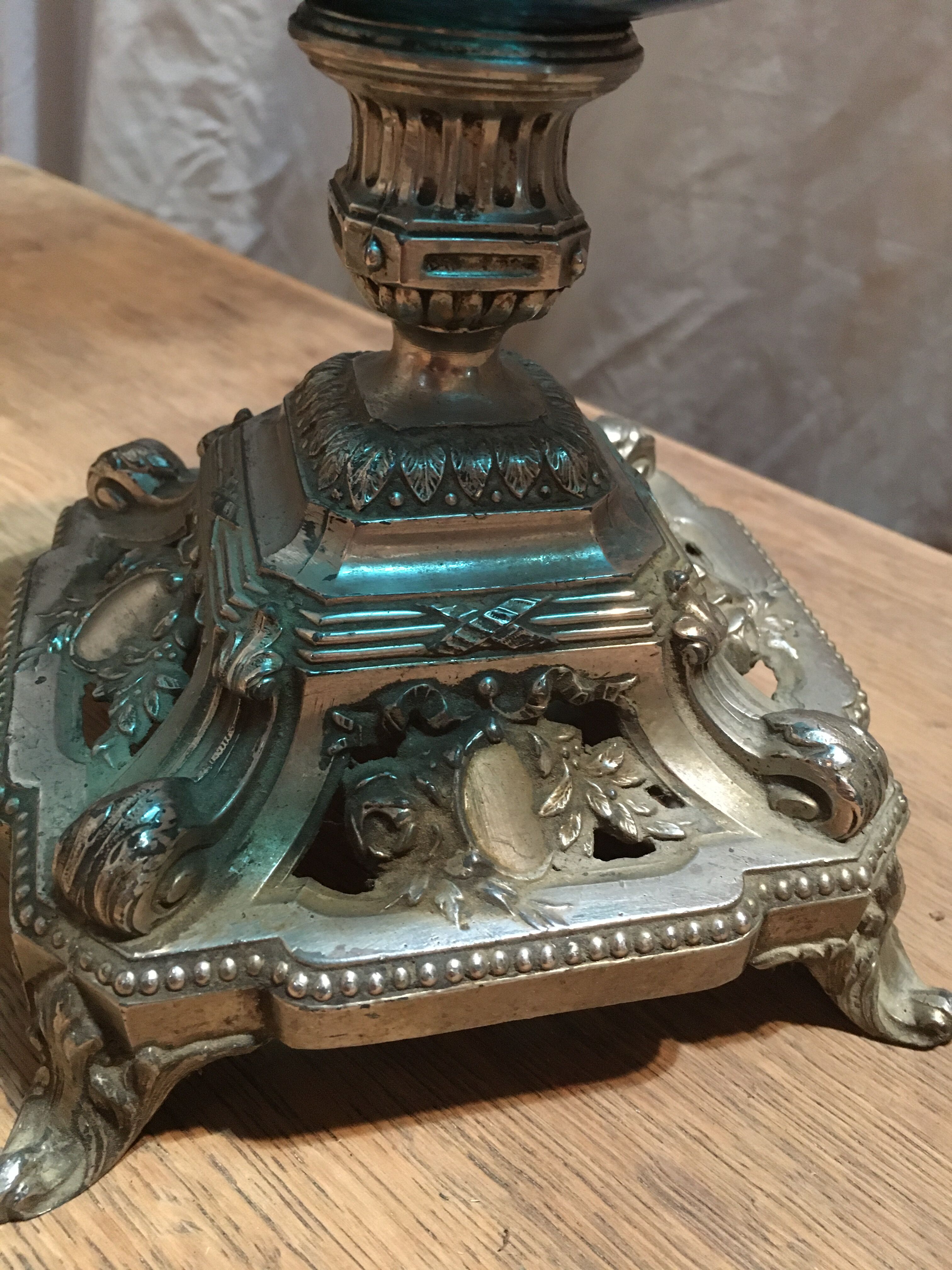 Blue oil lamp and metal foot
