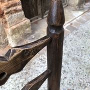 Chaise paillée brutaliste
