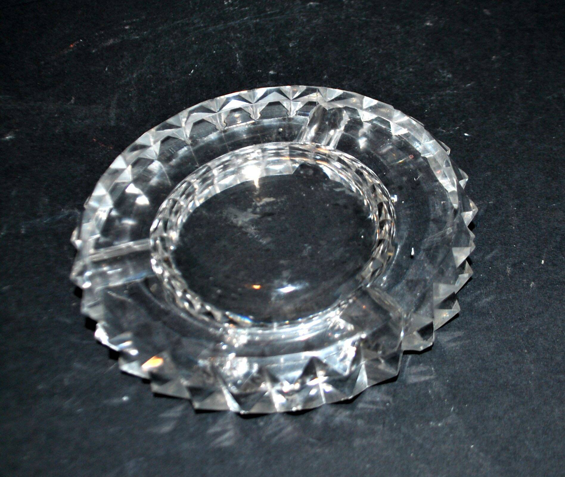 Crystal ashtray Saint-Louis model Diamond Art Deco size 11167